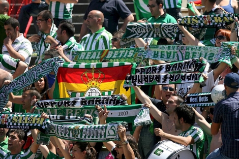 La aficin del Betis, el domingo en el Nou Estadi de Tarragona. (Foto: Efe)