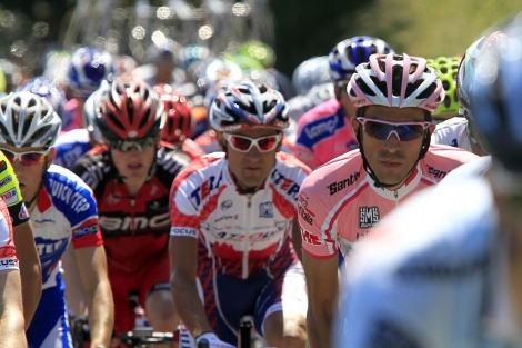 Alberto Contador, en el grueso del pelotn durante una de las etapa del Giro. | Ap
