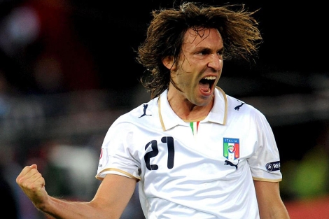 El jugador italiano celebra un gol con su seleccin. |EFE|