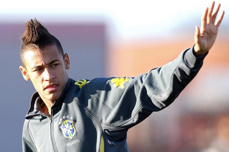 Neymar, durante un entrenamiento con Brasil. | Afp