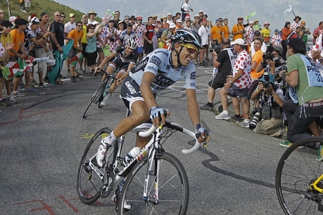 Contador, el la subida a Plateau de Beille. (Foto: AP)