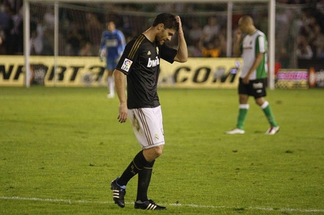 Xabi Alonso, tras acabar el partido en El Sardinero. | Romn Alonso