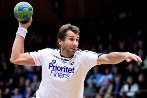 Magnus Wislander en su partido de regreso a la liga sueca de balonmano. | Redbergslid.se