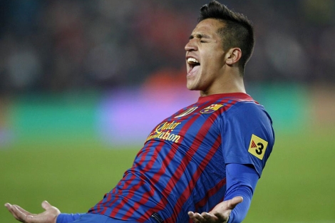 Alexis Snchez celebra su gol, el tercero del Barcelona al Betis. | Reuters