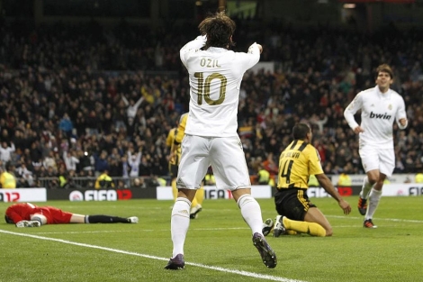 zil celebra su gol, el tercero del Madrid. (Foto: Efe)