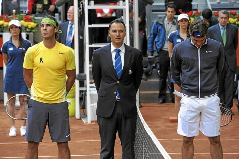 Los tenistas, Nadal y Federer, antes de un partido del Torneo Masters 1000 de Madrid .| AFP
