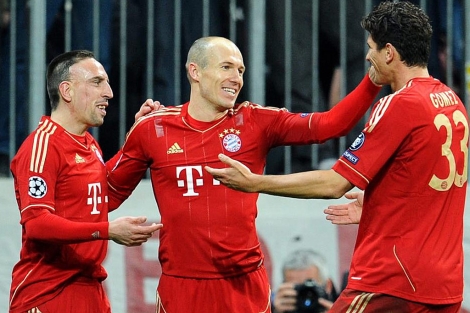 Ribery, Robben y Gmez celebran un gol del Bayern ante el Basilea. | Efe