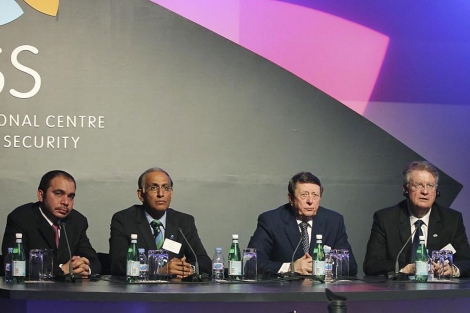 Sir Dave Richards, segundo por la derecha,en la conferencia de Doha. | Reuters