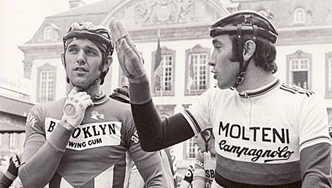 De Vlaeminck (i) y Merckx, en Compiegne, antes de una Pars-Roubaix.