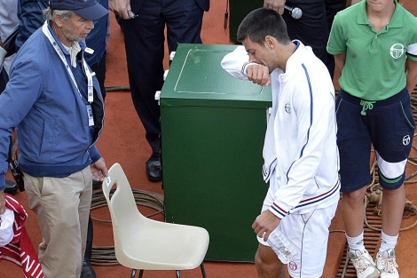 Novak Djokovic se march entre lgrimas por el recuerdo de su abuelo. (EFE)