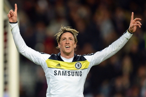 Fernando Torres celebra su gol ante el Barcelona. | Afp