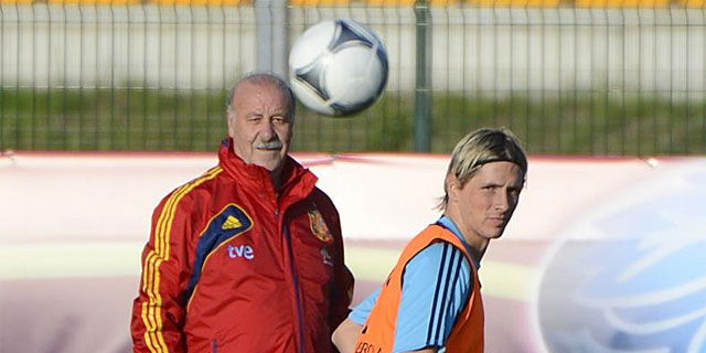 Del Bosque y Torres, durante el entrenamiento. | Afp