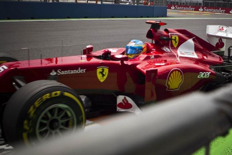 Fernando Alonso a bordo del Ferrari en una de las sesiones libres del G.P de Valencia. | El Mundo