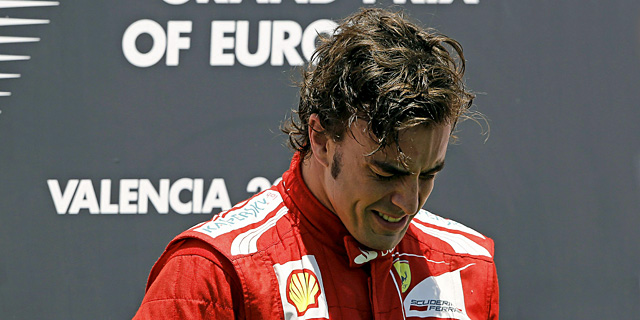 Fernando Alonso, emocionado tras el triunfo del GP Europa. | Efe