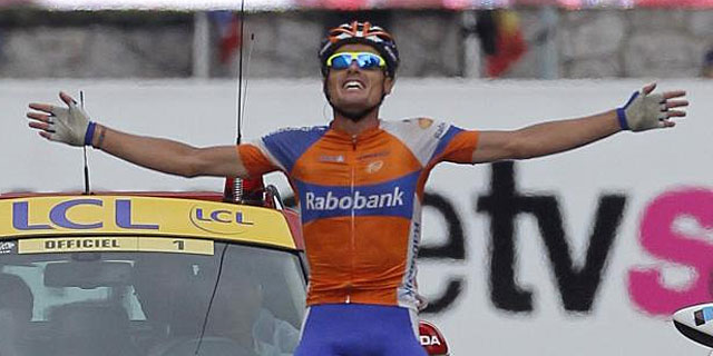 El ciclista espaol Luis Len Snchez celebra su victoria.I EFE