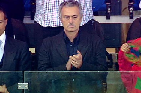 Mourinho viendo un partido de Portugal durante la pasada Euro | Mediaset