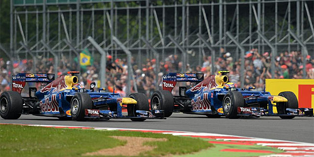 Los Red Bull de Vettel y Webber, en una carrera del Mundial. | Afp