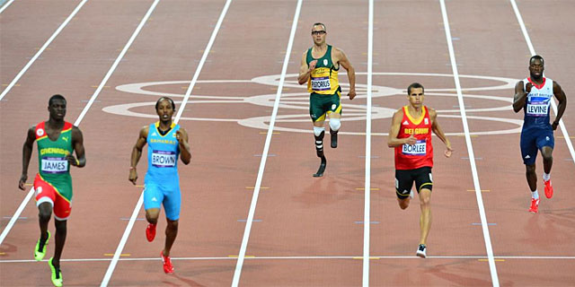 Pistorius, ltimo en su serie de 400 metros. (AFP)