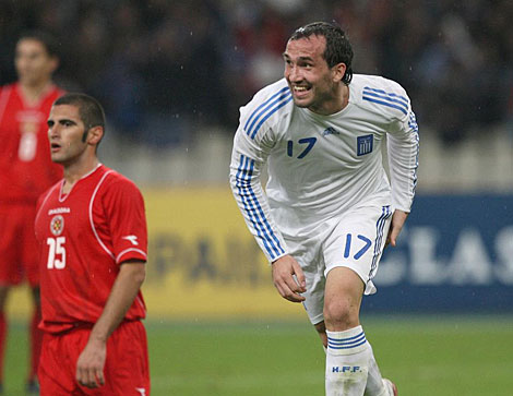 El delantero griego disputa un partido ante Malta. | MUNDO