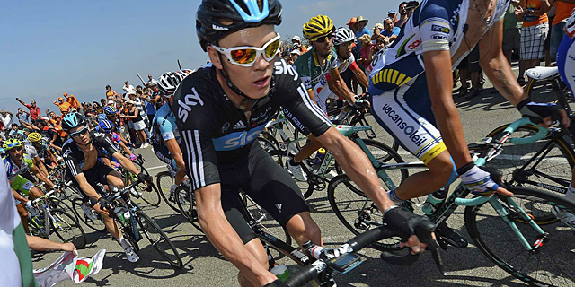 Chris Froome, durante el transcurso de la etapa. | REUTERS