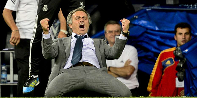 Jos Mourinho celebra el tanto de la victoria ante el City. | Foto: Gonzalo Arroyo
