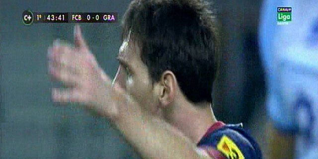 Messi recrimina a Villa. (Fuente: TV)