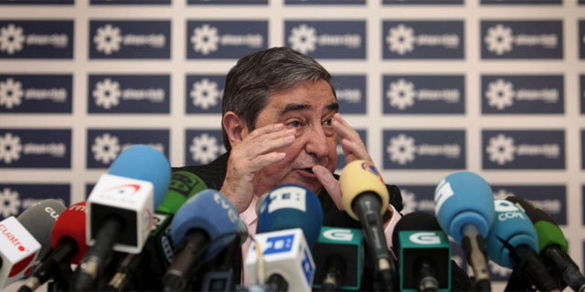 Lendoiro explica ante los medios la situacin econmica del Deportivo. | Efe