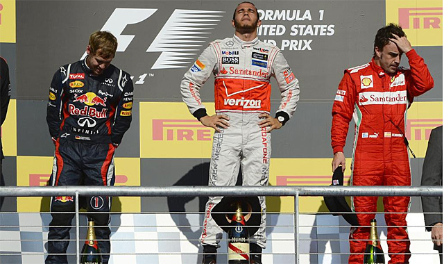 Alonso, junto a Hamiltony Sebastian Vettel en el podio del Gran Premio de los Estados Unidos | EFE