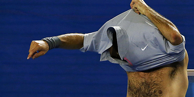 Roger Federer, durante su partido ante Davydenko. | REUTERS