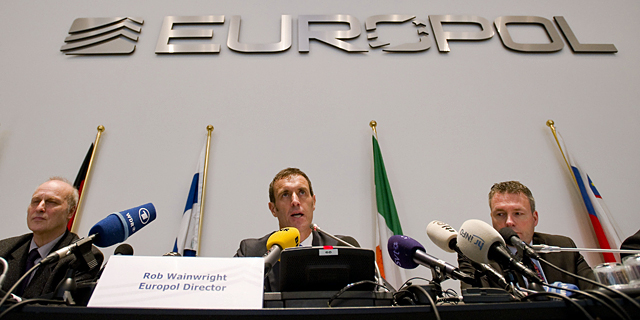 Rob Wainwright, jefe de la Europol, durante la rueda de prensa. | AFP