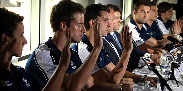 Los nadadores australianos, durante su comparecencia ante la prensa. | Reuters