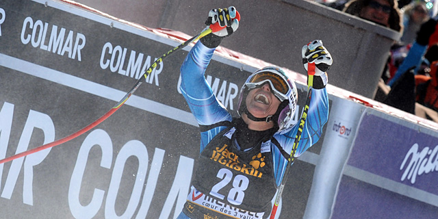 Carolina Ruiz celebra su victoria en el descenso de Meribel. | AFP