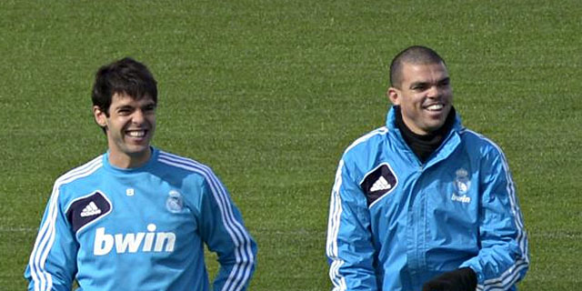 Pepe y Kak durante una sesin de entrenamiento. (EFE)
