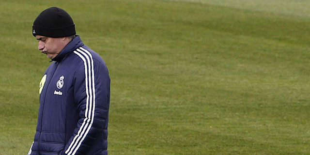 Jos Mourinho en un entrenamiento del Real Madrid. (FOTO:EFE)