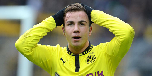 Gtze se lamenta tras fallar una ocasin en un partido del Borussia. | Afp