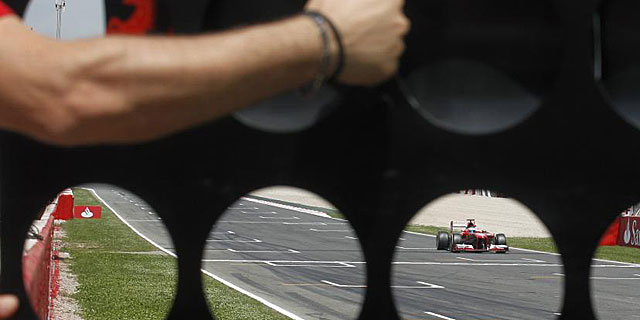 Fernando Alonso, primer plato fuerte de un gran domingo deportivo. (AFP)