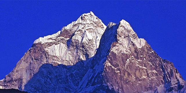 La cima del Everest. (Foto: Alfredo Merino)