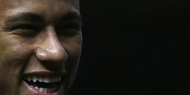 Neymar sonre en un reciente acto publicitario. (AFP)