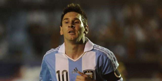 Lionel Messi celebra uno de los tres goles que anot ante Guatemala. | AFP