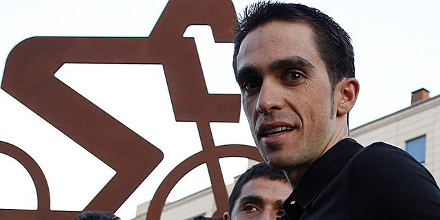 Alberto Contador, en un reciente homenaje. (EFE)