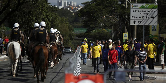 Imagen de los alrededores del estadio Mineirao horas antes del Brasil-Uruguay. | Reuters