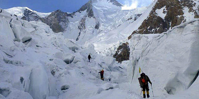 Los tres montaeros fallecidos, en un ascenso el Gasherbrum-I. | Efe