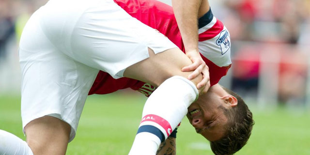 Olivier Giroud se lamenta tras fallar una ocasin de gol para el Arsenal. | EFE