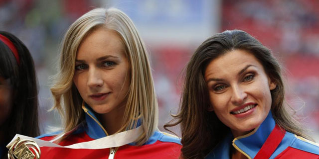 Ryzhova y Firova, en el podio de Moscú. (Foto: Reuters)