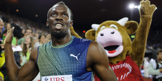Bolt celebra su victoria en la carrera de los 100 metros libres. | EFE