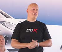 El propio Christian Koenigsegg, de 34 aos, es el autor de los diseos de estos superdeportivos.