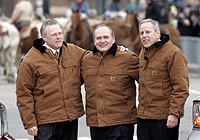 De izquierda a derecha, los ejecutivos de Chrysler Tom LaSorda, Bob Nardelli y Jim Press en Detroit. / AP