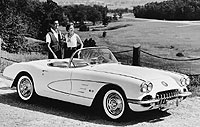 1958. Se introducen los cuatro grupos pticos traseros, que luego se haran una tradicin en el Corvette.