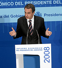 El presidente del Gobierno, Jos Luis Rodrguez Zapatero, durante la presentacin del Infome Econmico de 2008.