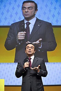 El presidente de la alianza Renault-Nissan, Carlos Ghosn, hoy en Pars durante la presentacin de resultados de la firma del rombo. Foto: efe.
